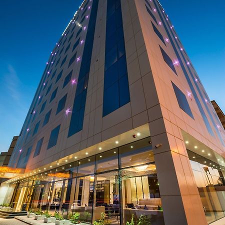 Braira Al Wezarat Hotel Рияд Екстериор снимка